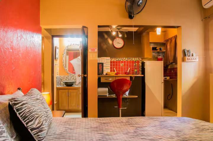 One32 Guesthouse Bejeweled Kingston Bagian luar foto